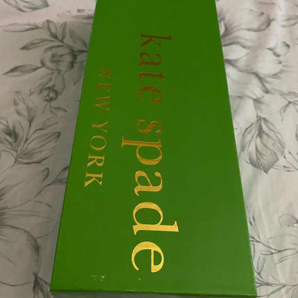 Sandals - Picture 1 of 4